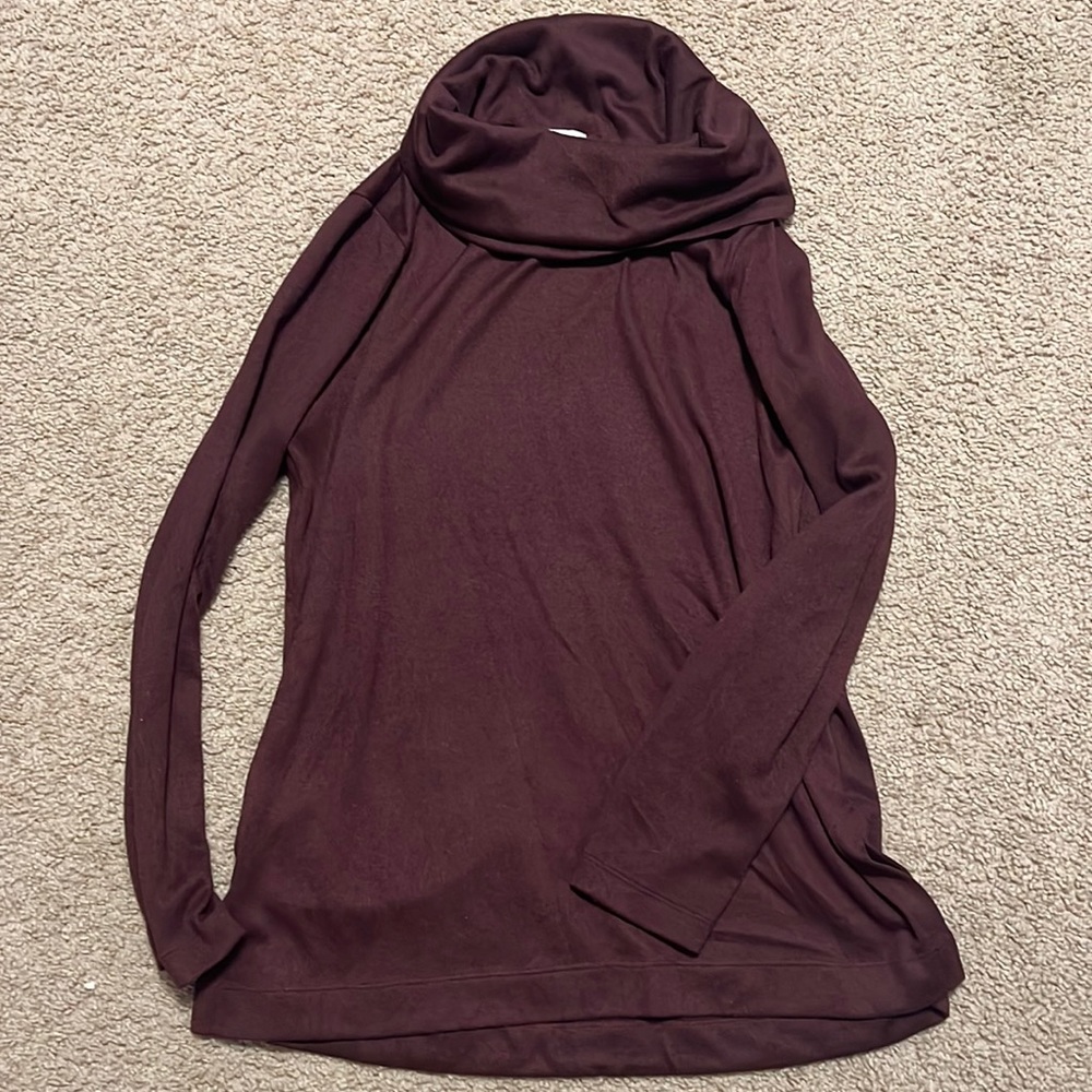 Van Heusen- Maroon cowl neck light sweater. Size Medium